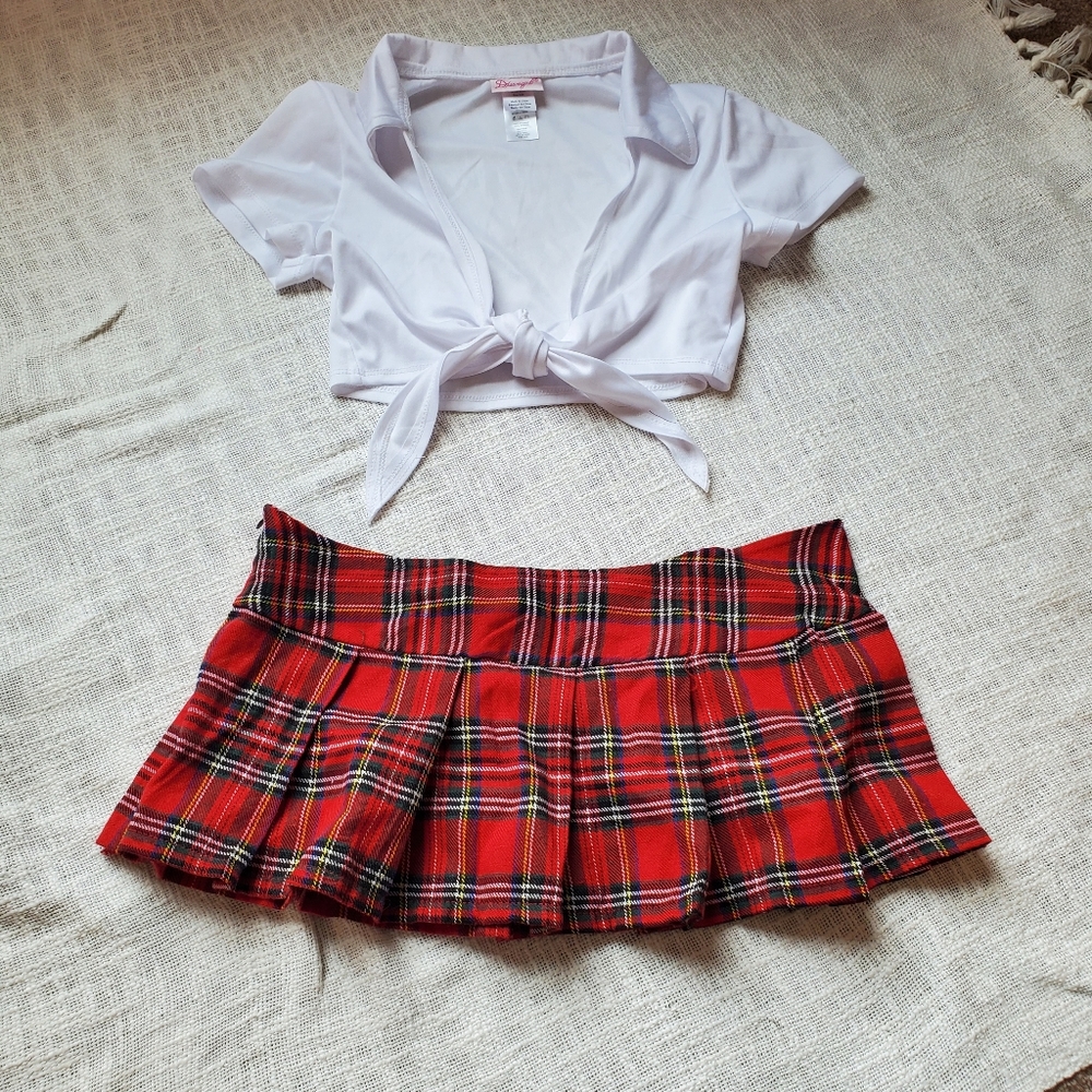 Sexy schoolgirl outfit